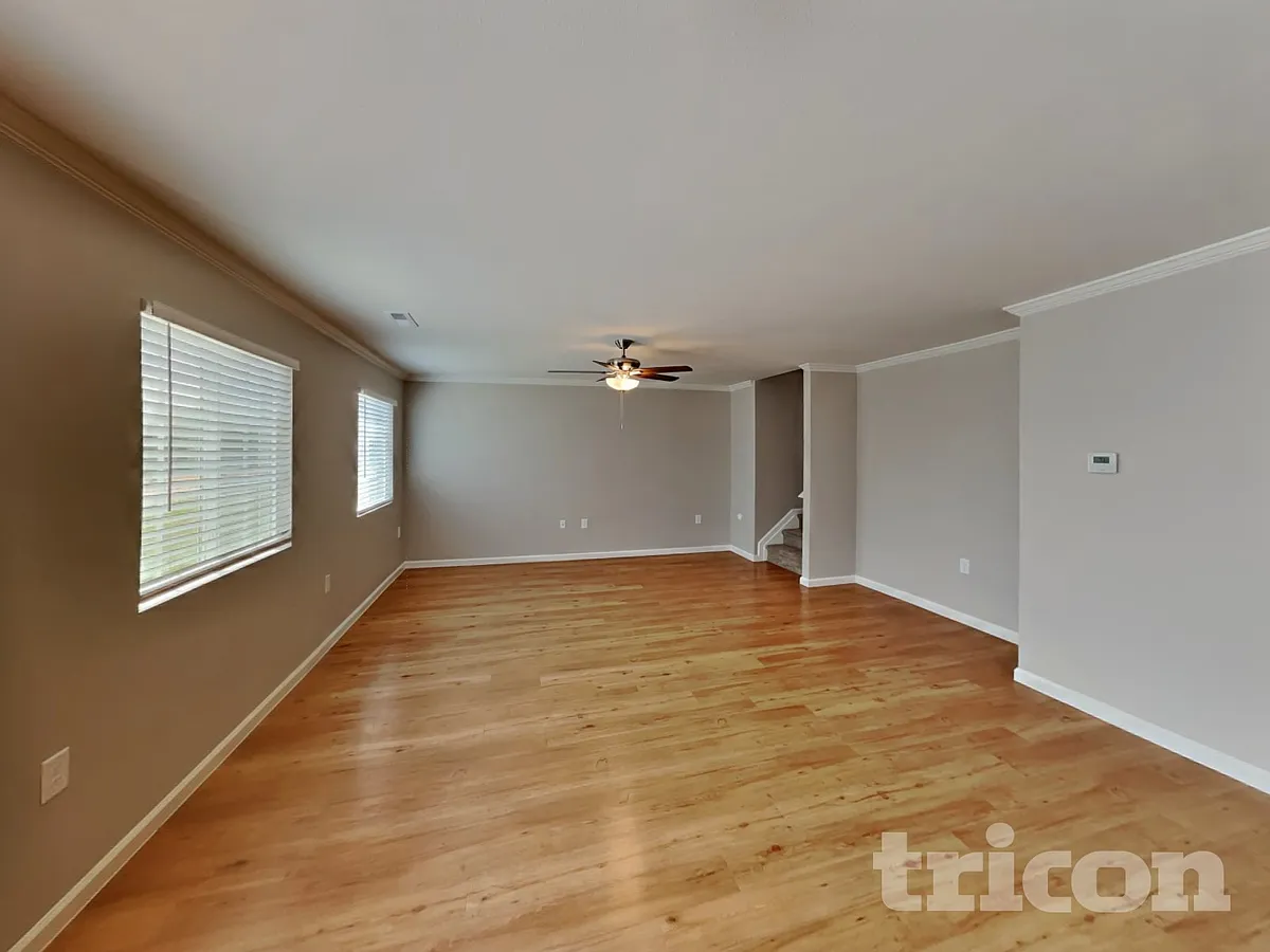 Building Photo - 3007 Stauton Dr