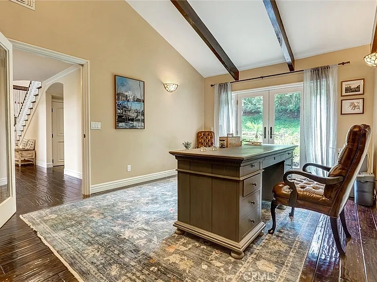 4751 Topeka Dr — Photo 24