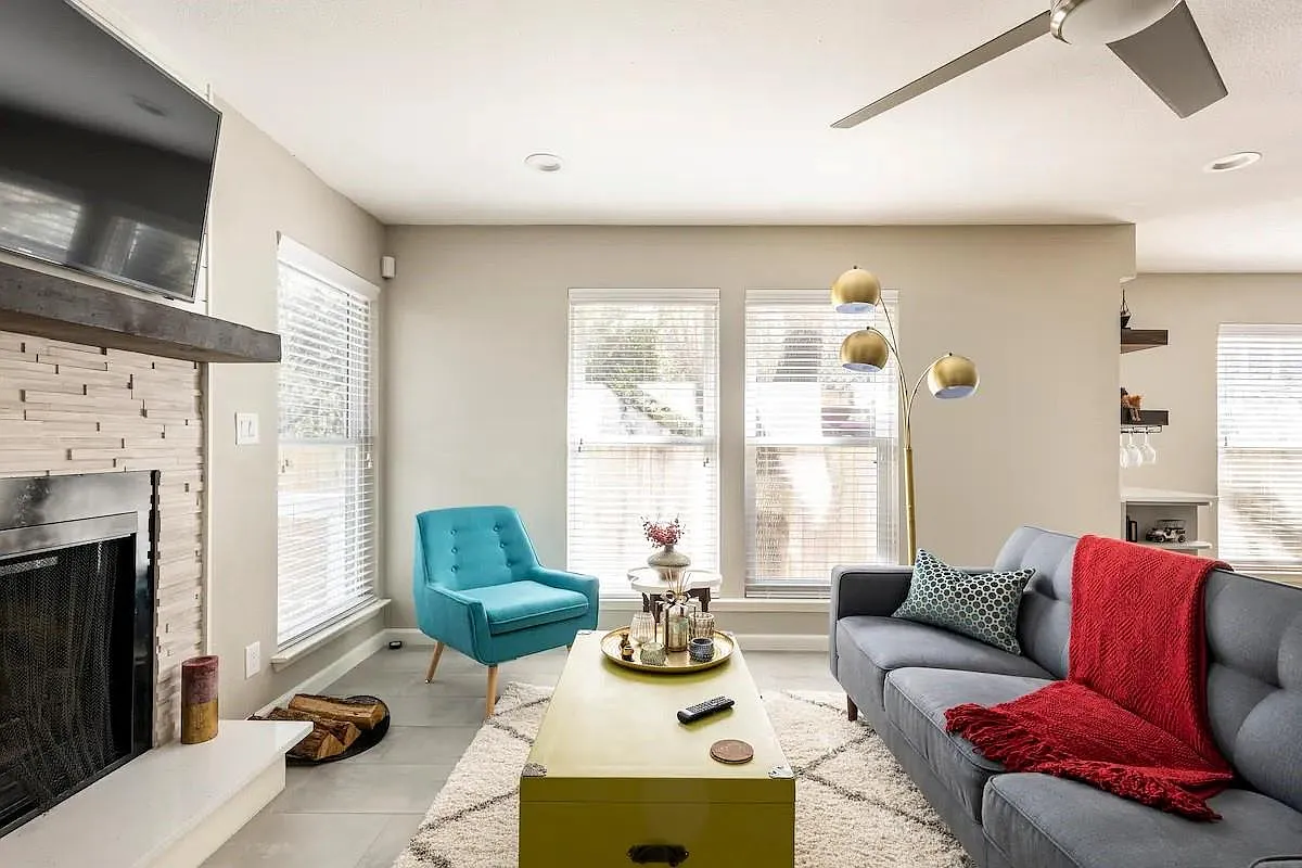 2 bed, 1.5 bath, 1030 sqft, $2,500 — Photo 1