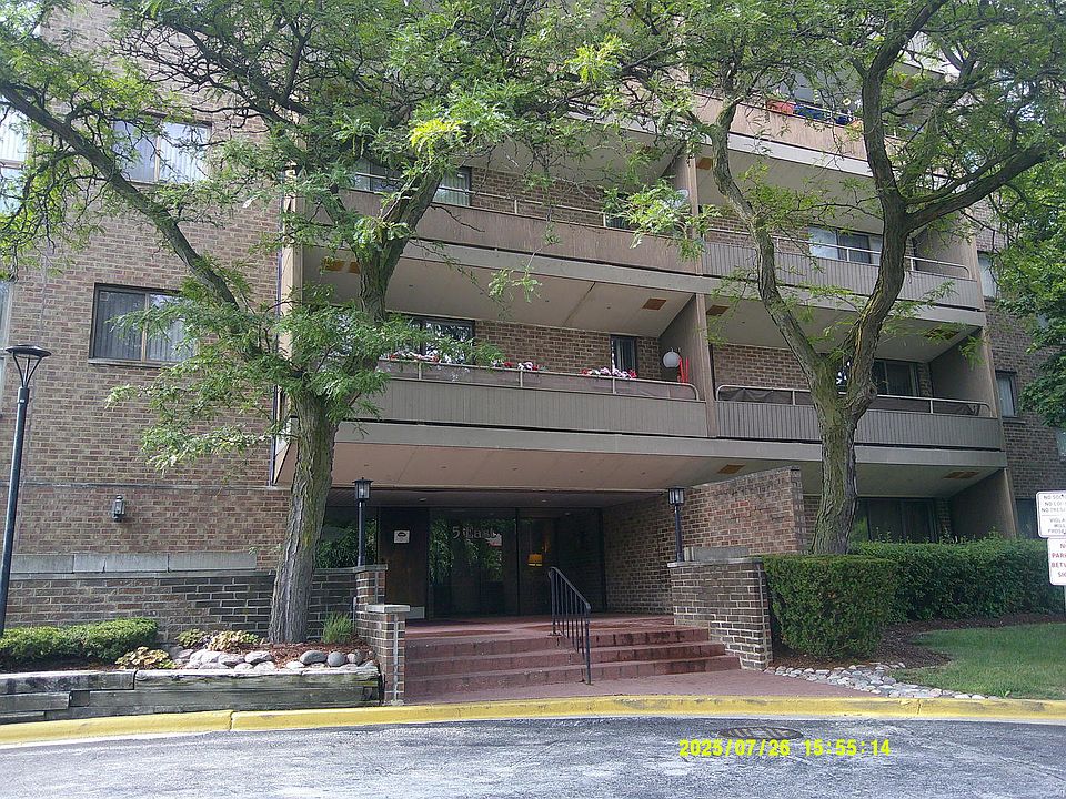 1st image of 5 E Carriageway Dr APT 210