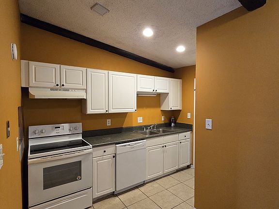 3rd image of 6354 Shannon Pkwy Unit 27D