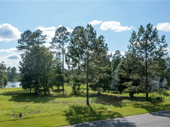 364 Salt Creek Way E, Brunswick, GA 31523