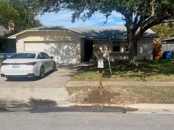 9570 Goldfinch Cir
