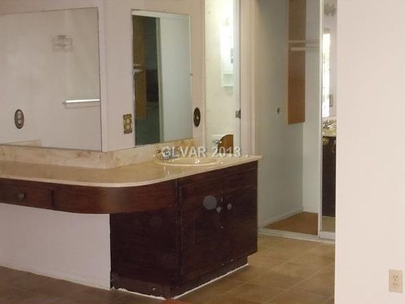 5th image of 4134 W Gibraltar St
