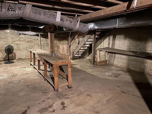 3rd image of 106 N Talbot St