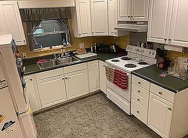 4th image of 324 Lewis Ln
