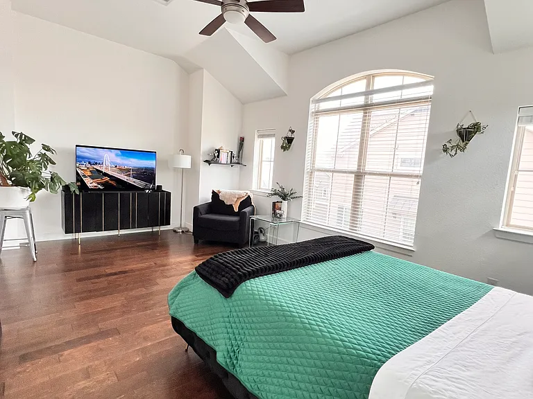 2705 Yellow Jasmine Ln — Photo 30