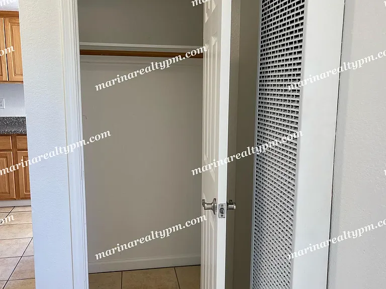 211 Del Luz Ct — Photo 12