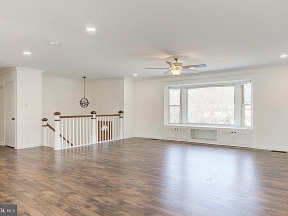 2nd image of 2318 Malraux Dr