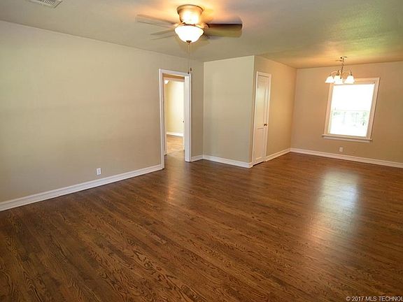 3rd image of 1010 E Jackson Ave