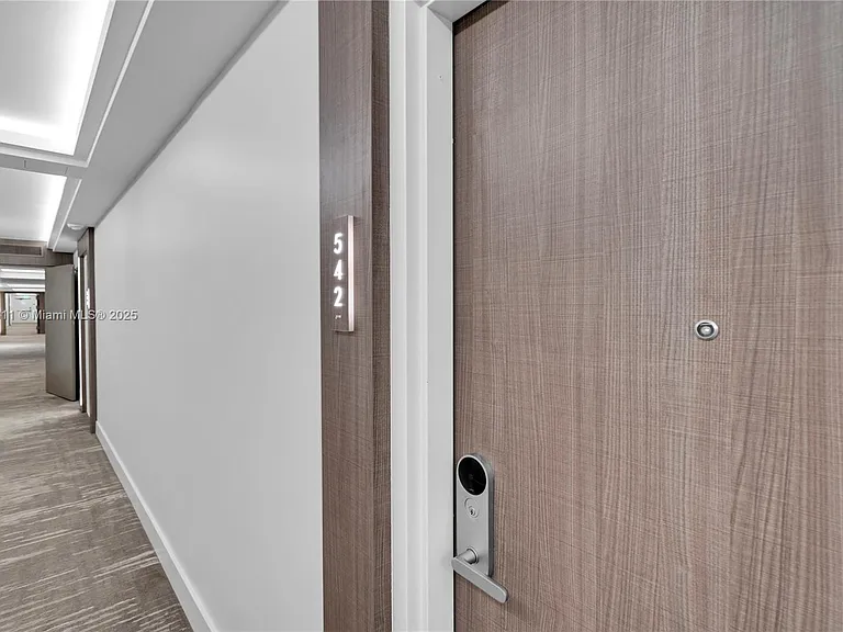 2301 Collins Ave #542 — Photo 4