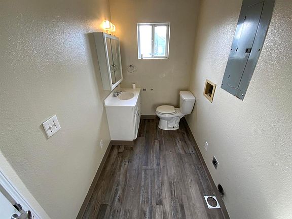 5th image of 905 N 10th Ave