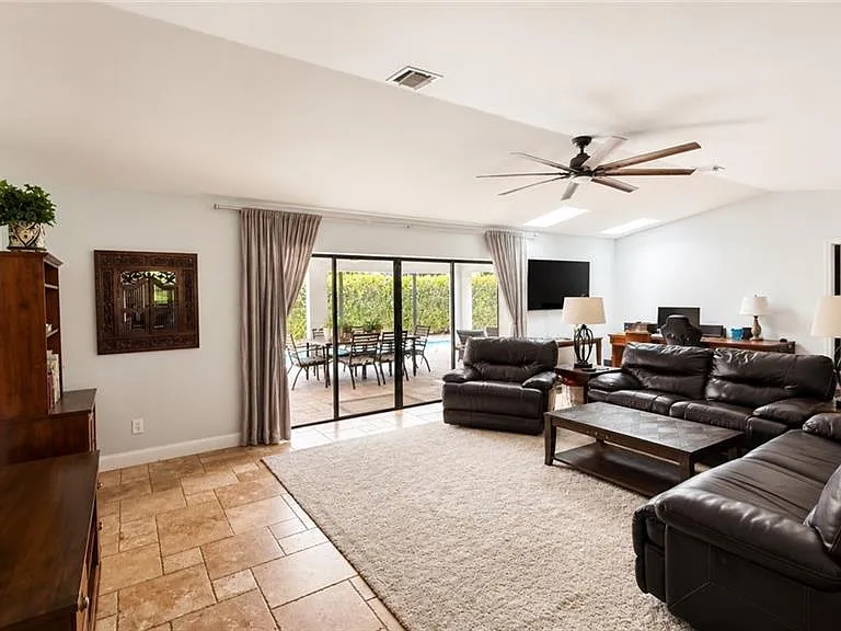 1089 Nottingham Dr — Photo 10