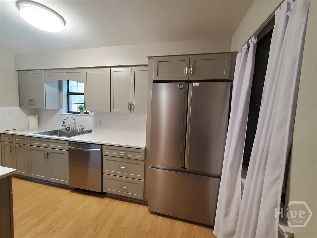 3 bed, 1.5 bath, 1543 sqft, $2,100 — Photo 4