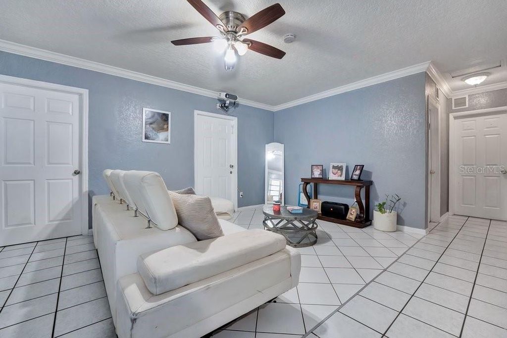 1530 NE 43RD COURT, photo 4