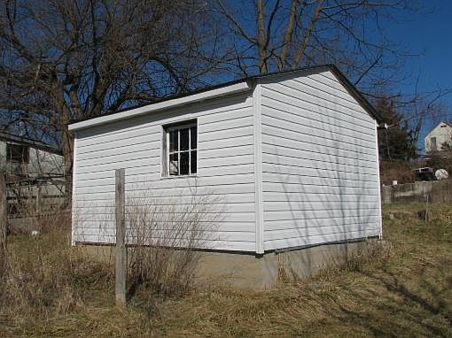 2nd image of 504 W Main St