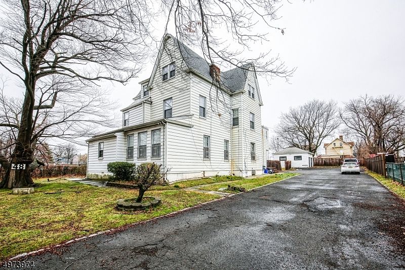 1st image of 48 HAWTHORNE AVE #2