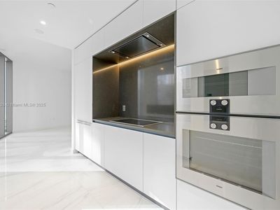 300 Biscayne Boulevard Way #1105, Miami, FL, 33131