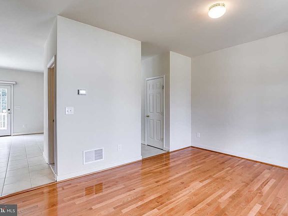 5th image of 115 Sauers Ln