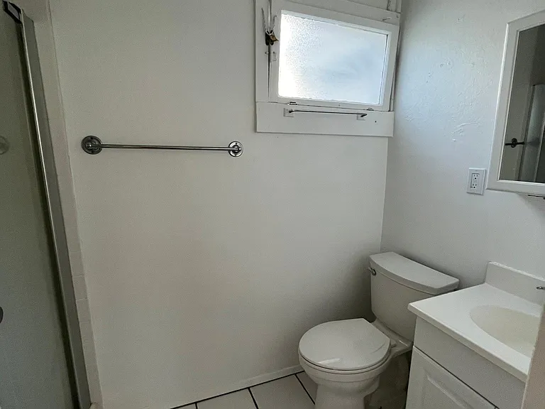1419 De La Vina St #16 — Photo 5