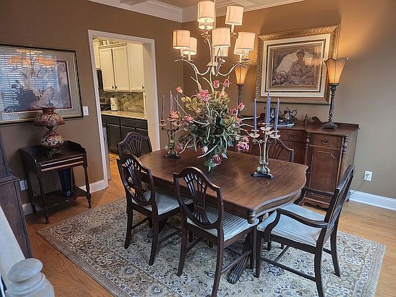 4th image of 224 Rhodes Ln