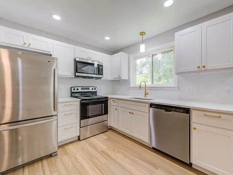 2303 Ida Dr — Photo 7