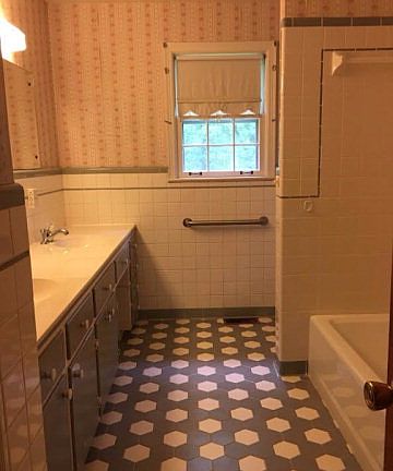 4th image of 600 Dover Pl