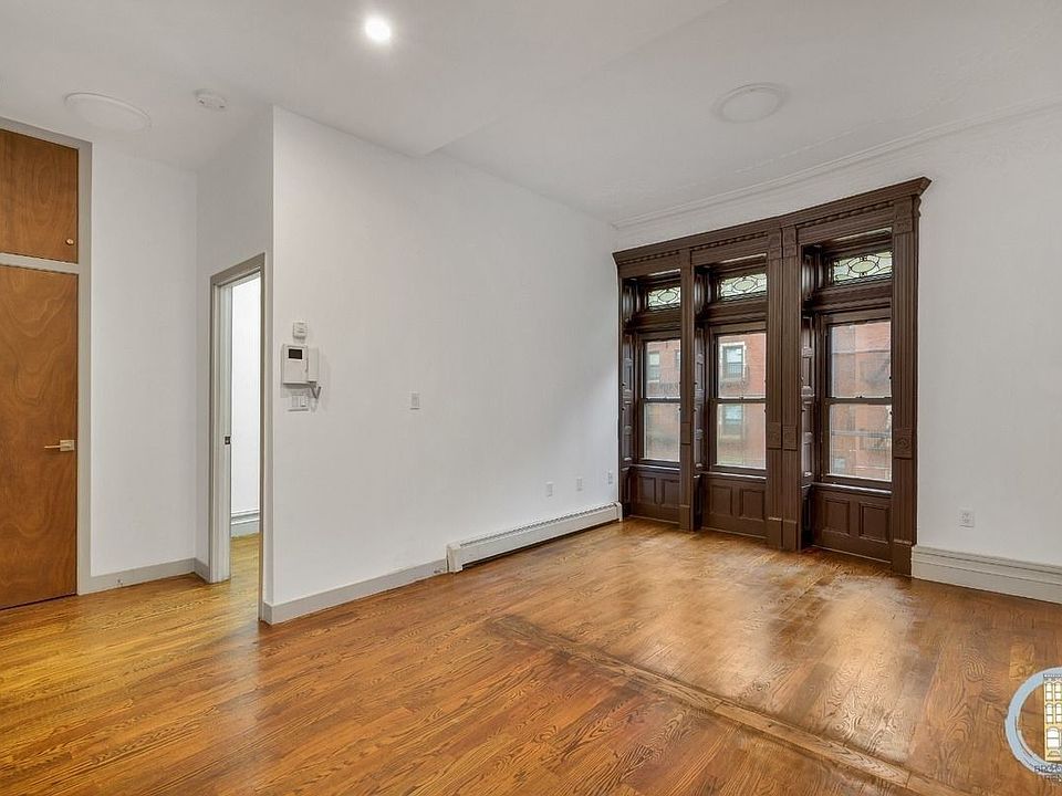 1st image of 130 New York Ave #6R