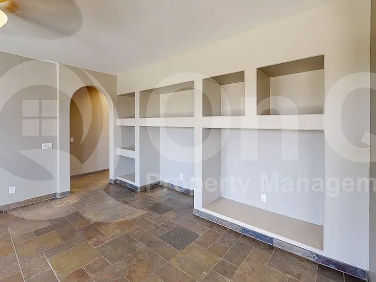 16617 S 27th Ln — Photo 8