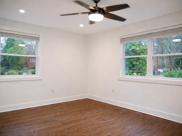1633 Kalmia Rd NW #1 — Photo 8