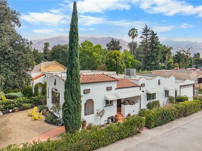 1704 N Los Robles Ave, Pasadena, CA, 91104