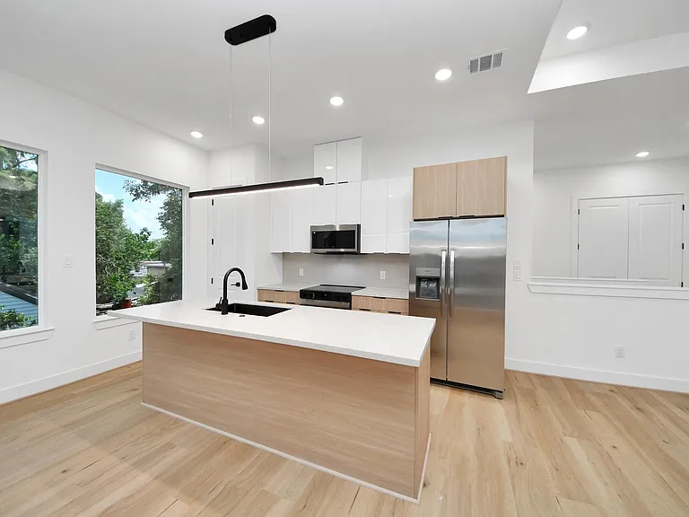 7117 Eastwood St — Photo 12