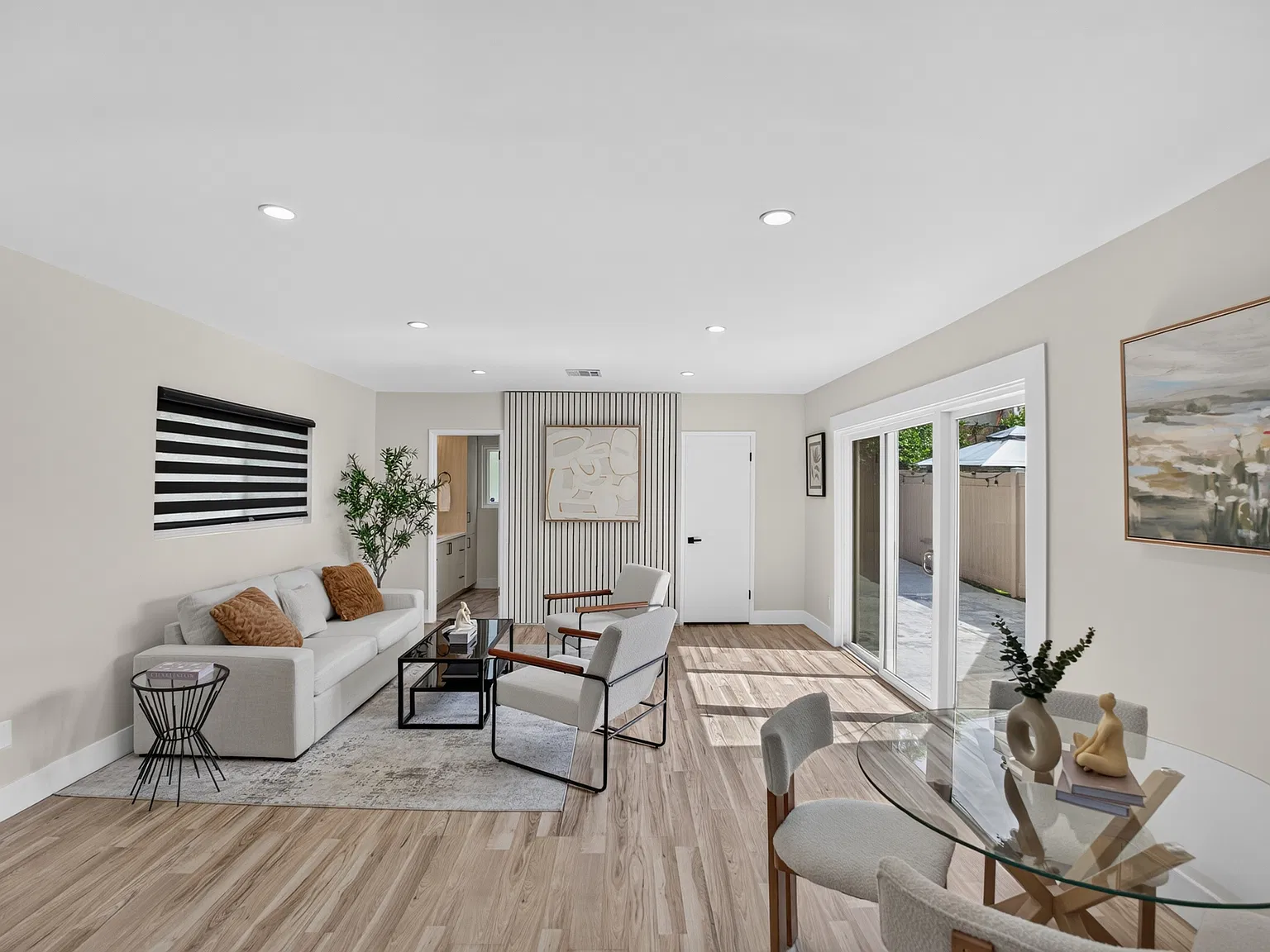 2 bed, 1000 sqft, $3,200 — Photo 4