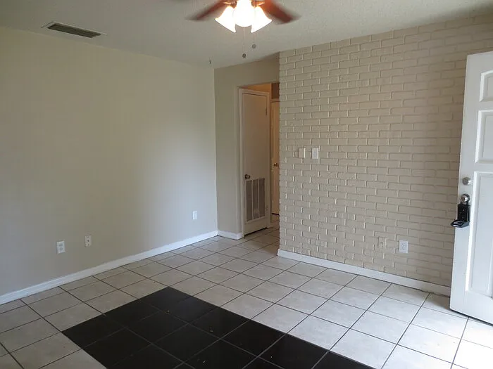 4720 W Leila Ave — Photo 4