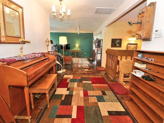 5th image of 6980 Mariposa Ave