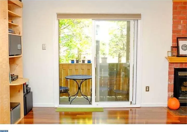 1805 Ravens Crest Dr — Photo 18