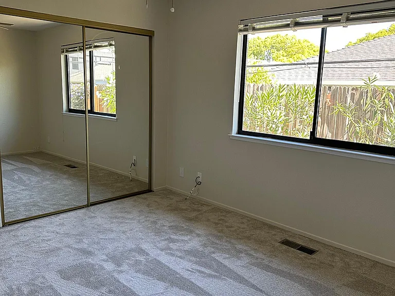 24 Doris Ct — Photo 23