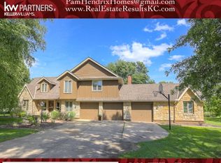 15207 Oakmont St, Overland Park, KS 66221