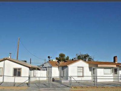 724 Encanto Dr, Las Vegas, NV, 89101