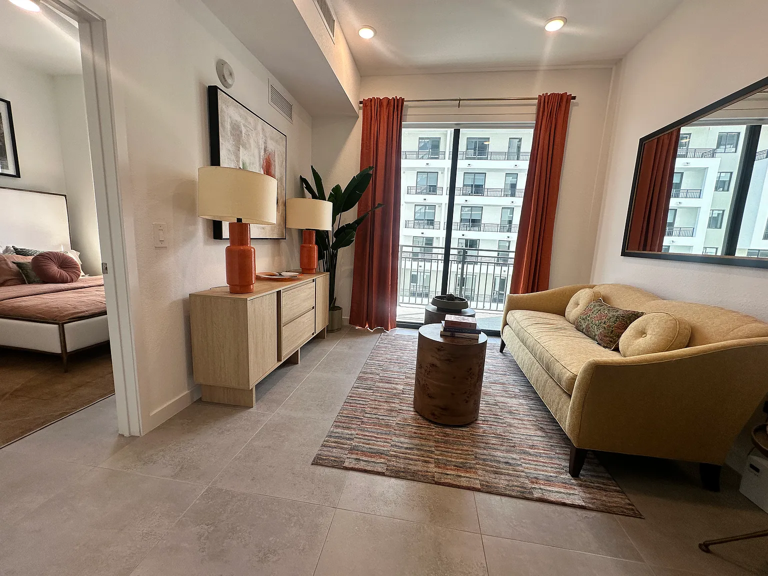 1 bed, 530 sqft, $1,949 — Photo 4
