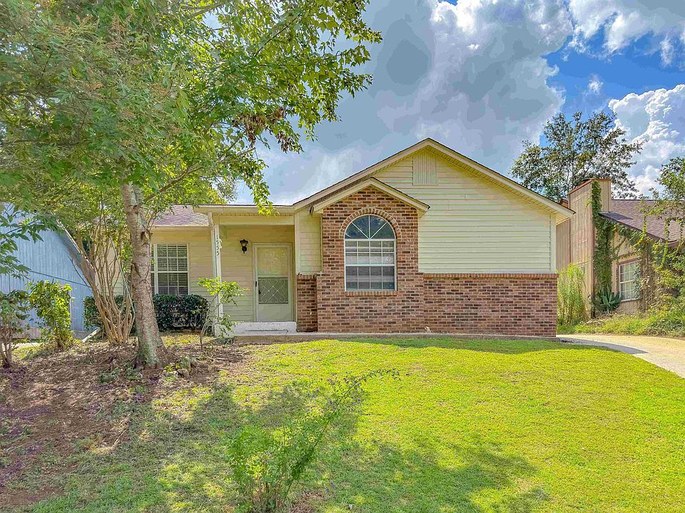 1st image of 1555 Sprucewood Trl
