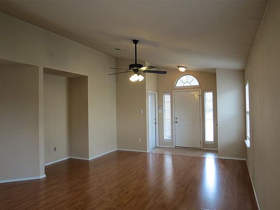 5th image of 1004 Whitley Dr