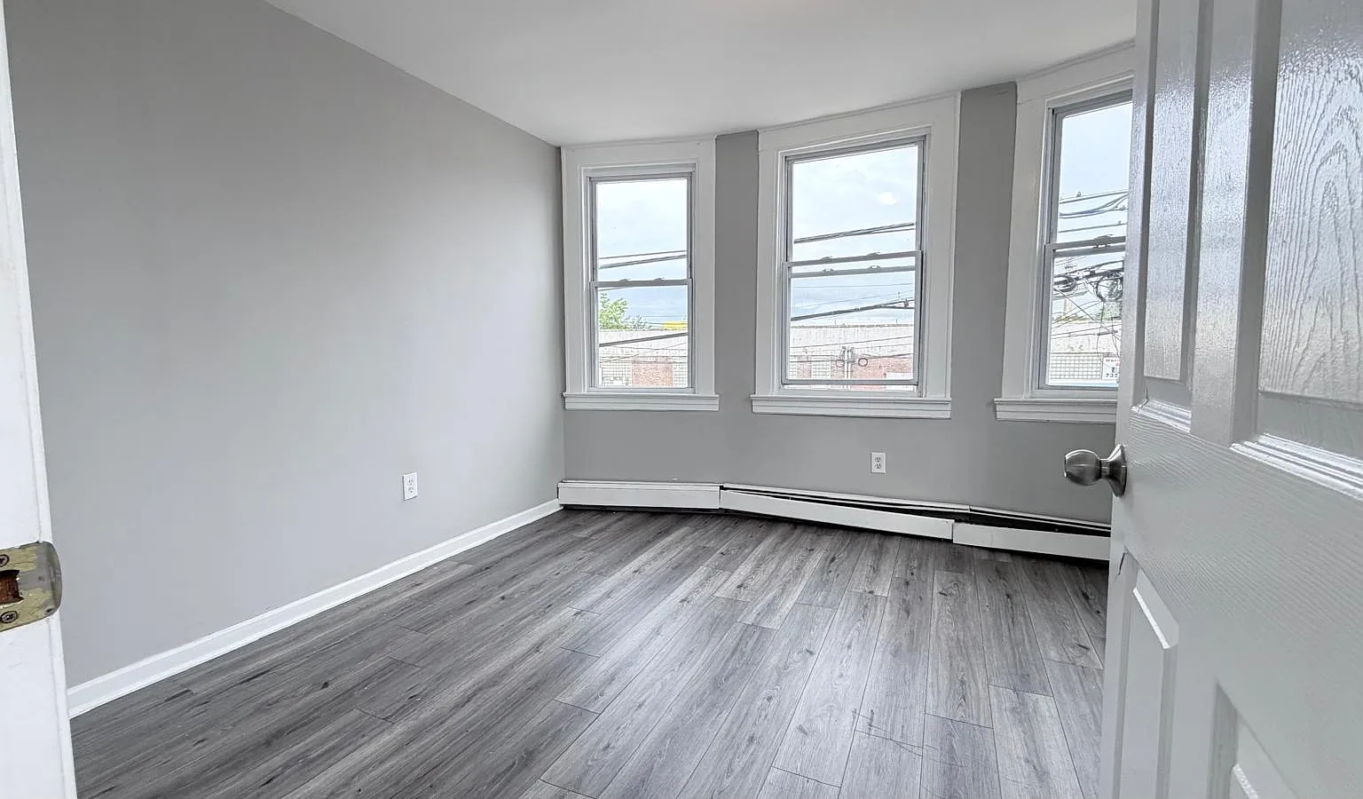 2224 E Edgar Rd — Photo 4