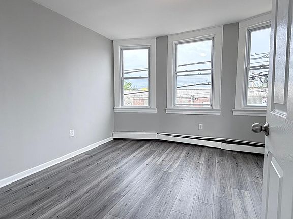 4th image of 2224 E Edgar Rd #2E