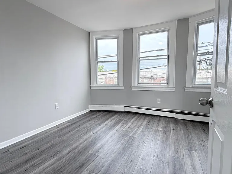 2224 E Edgar Rd #2E — Photo 4
