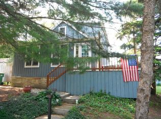 3138 W Barry Dr, Lake Geneva, WI 53147