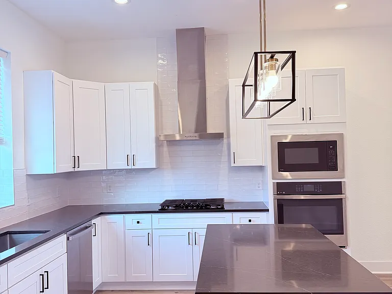 1417 Kramer Ln #7 — Photo 6