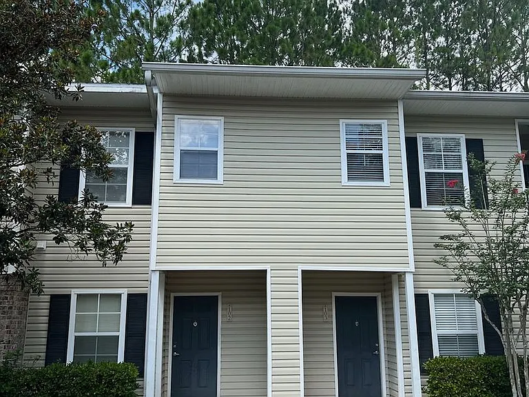 4440 NW 49th St #103 — Photo 2