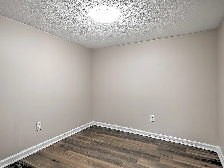 305 Moorland Dr — Photo 12