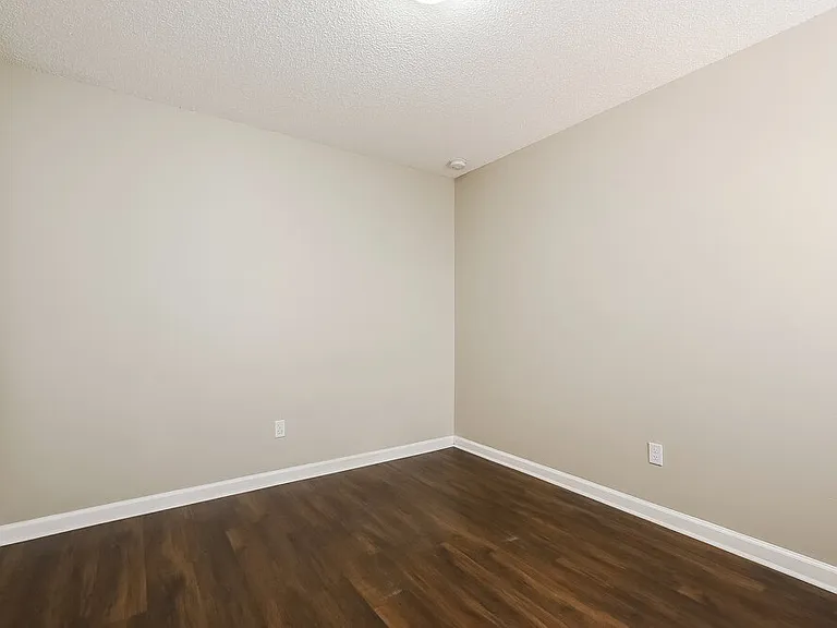 1409 Bridlebrook Dr — Photo 12